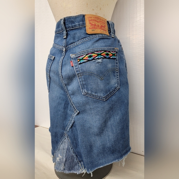 Levi's Distressed Jean Skirt With Native Aztec & Feather Design Upcycled - Picture 1 of 10